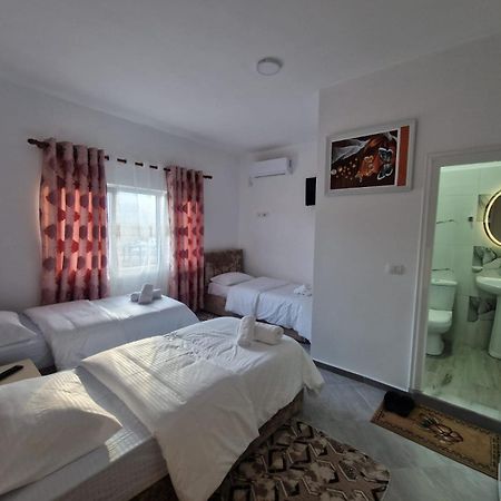 Bar-Restaurant-Hotel-Familja Klos ภายนอก รูปภาพ