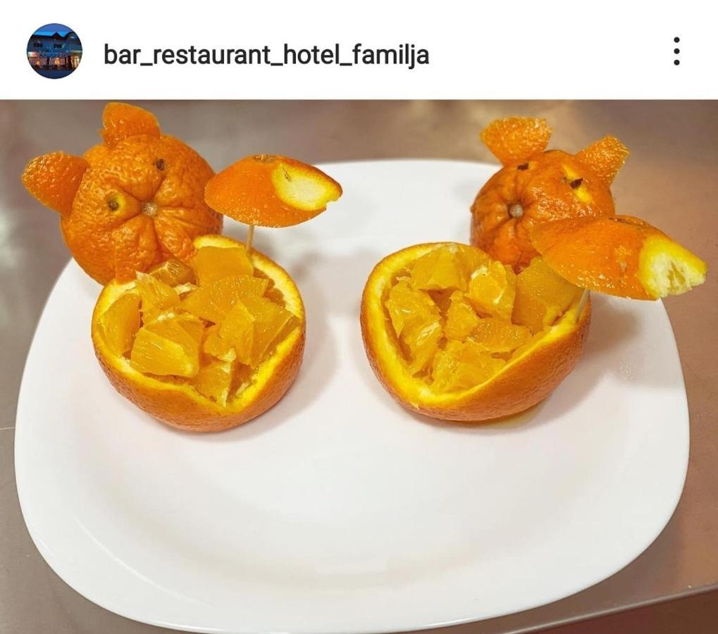 Bar-Restaurant-Hotel-Familja Klos ภายนอก รูปภาพ