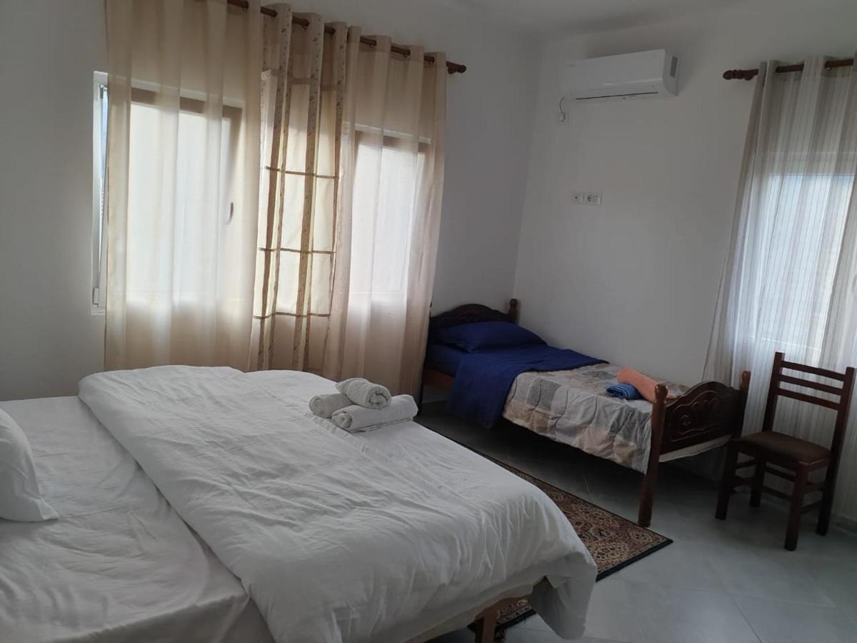 Bar-Restaurant-Hotel-Familja Klos ภายนอก รูปภาพ