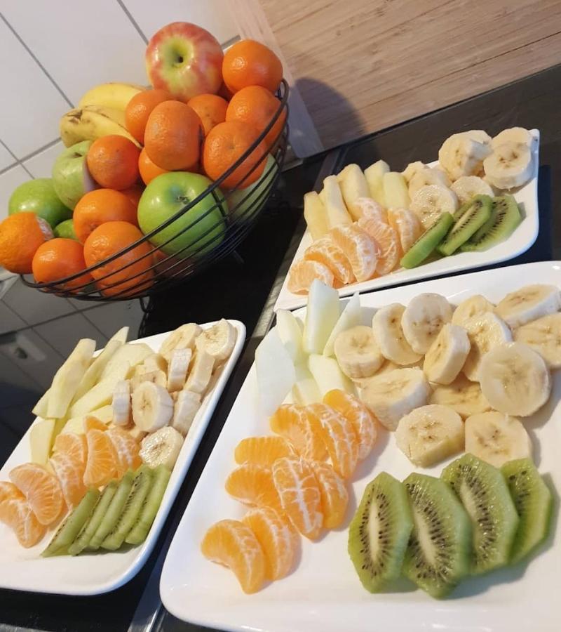 Bar-Restaurant-Hotel-Familja Klos ภายนอก รูปภาพ