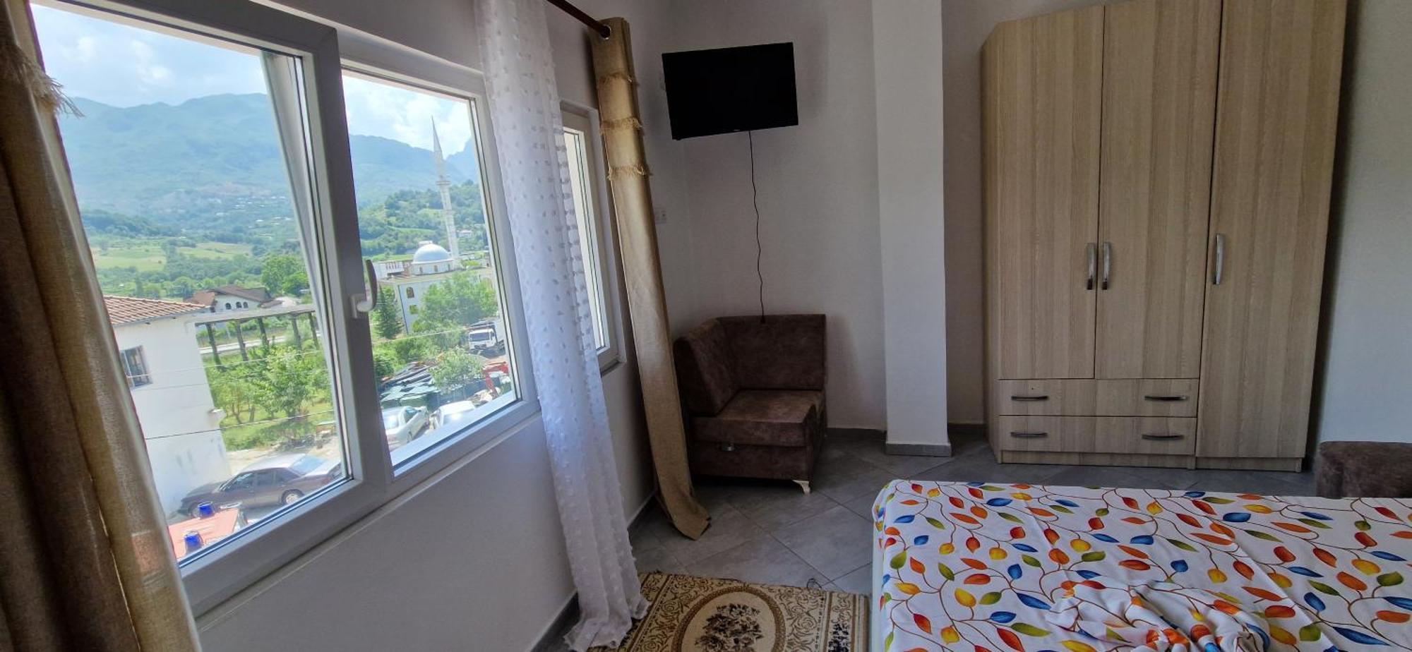 Bar-Restaurant-Hotel-Familja Klos ภายนอก รูปภาพ
